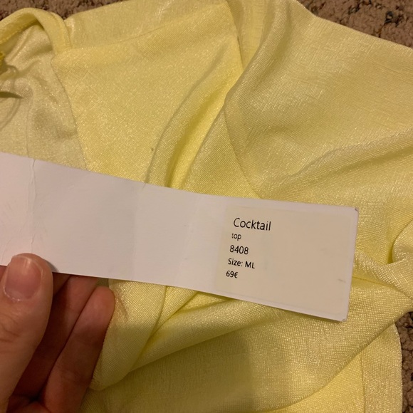 arpyes yellow crop tie top 💛⭐️🌟🌻 - Picture 2 of 3